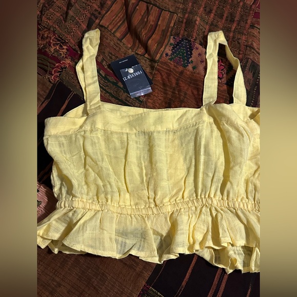 Forever 21 Pale Yellow Ruffle Button-Front Cropped Cami - Picture 7 of 9